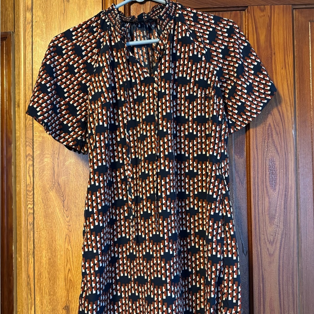 Geometric Print Short Sleeve Shift Dress - Black & Rust